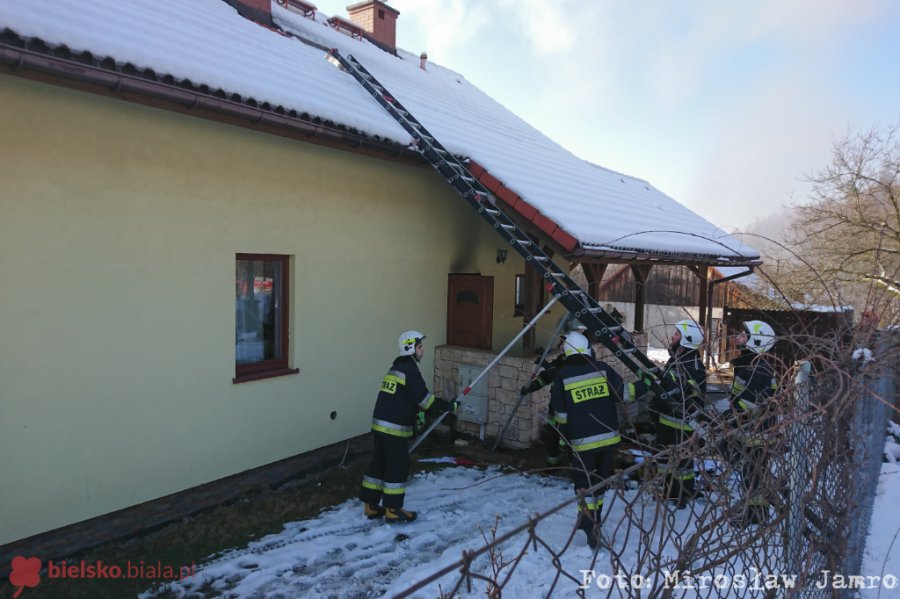 Sześć zastępów do pożaru w przedpokoju. Strażaków z Lipnika zawrócono - foto