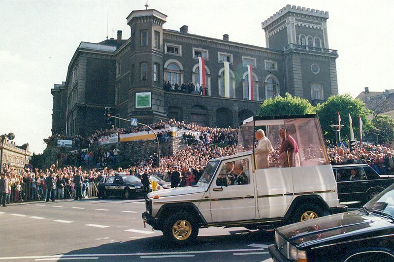 Koncert papieski na Rynku? 25 lat temu Jan Paweł II odwiedził Bielsko-Białą