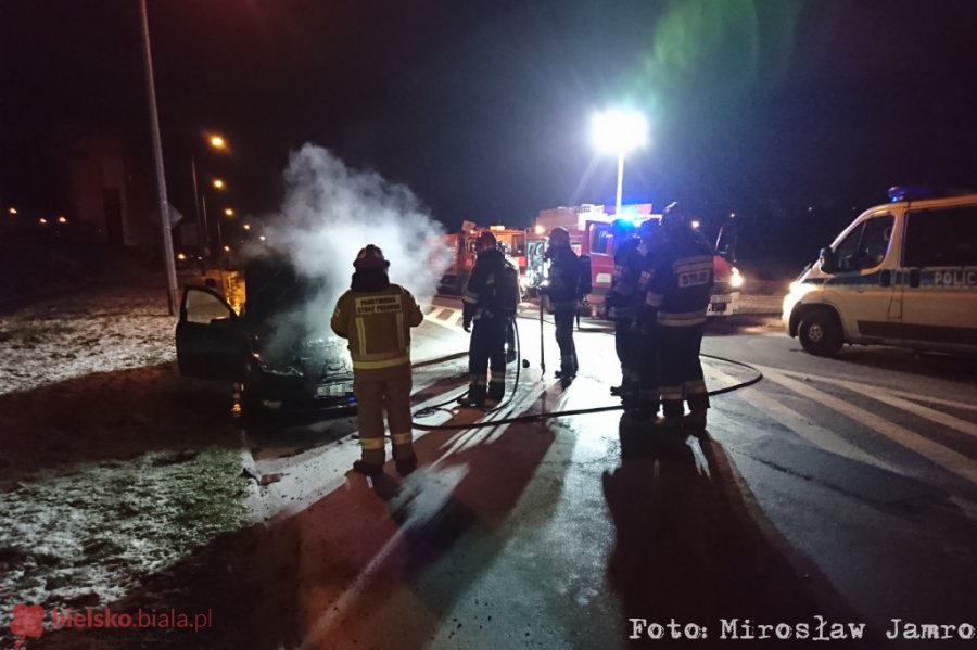 Pożar auta na Stawowej. Samochód zapalił się w trakcie jazdy - foto