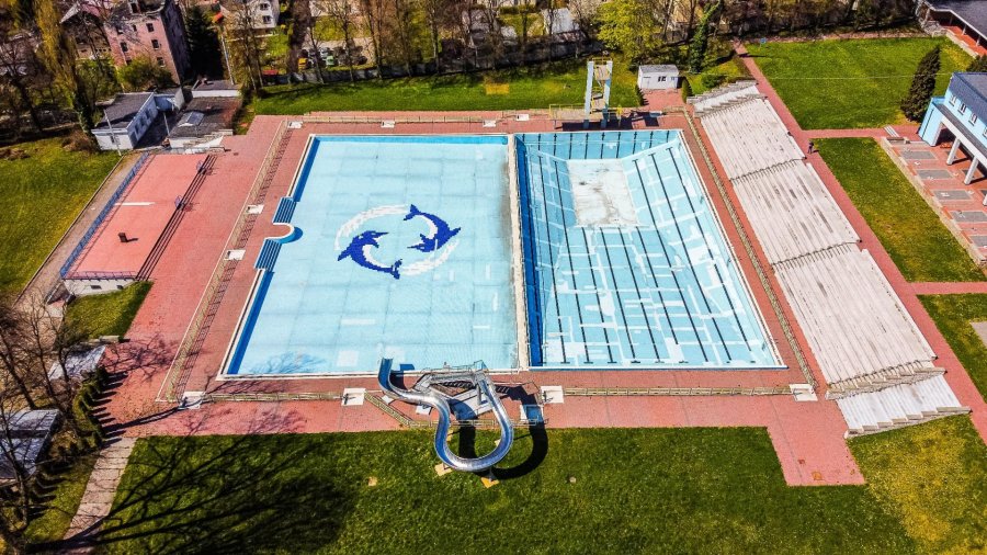 Rwąca rzeka i plaża morska w środku miasta. Imponujący projekt nowej Panoramy