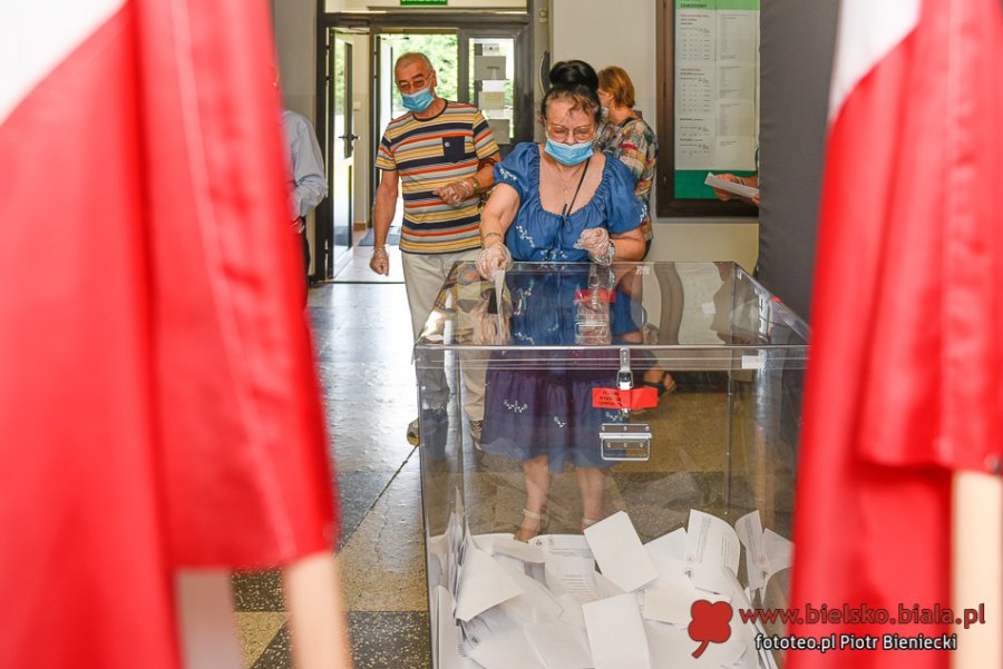 Duda wygrywa w Bielsku-Białej! Będzie druga tura