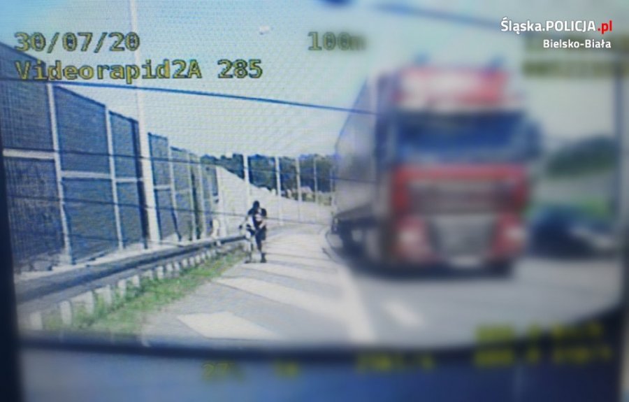 Rowerzysta jechał do Zakopanego, ale zmyliła go nawigacja. Szybka akcja na S-1 - foto