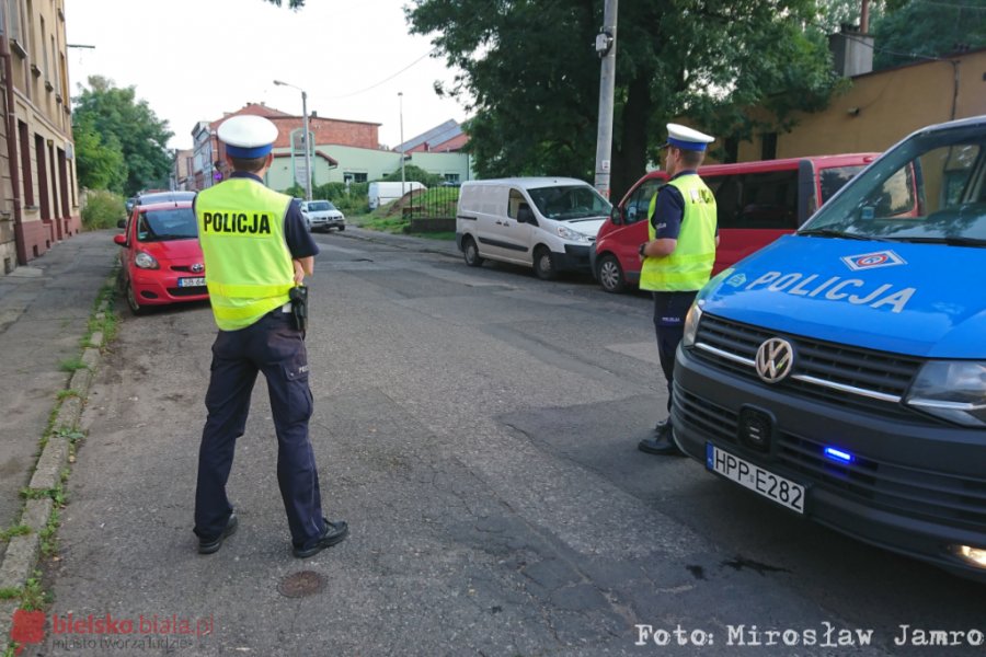 Poszukiwania bomby na Podwalu. Z budynku ewakuowano ludzi - foto