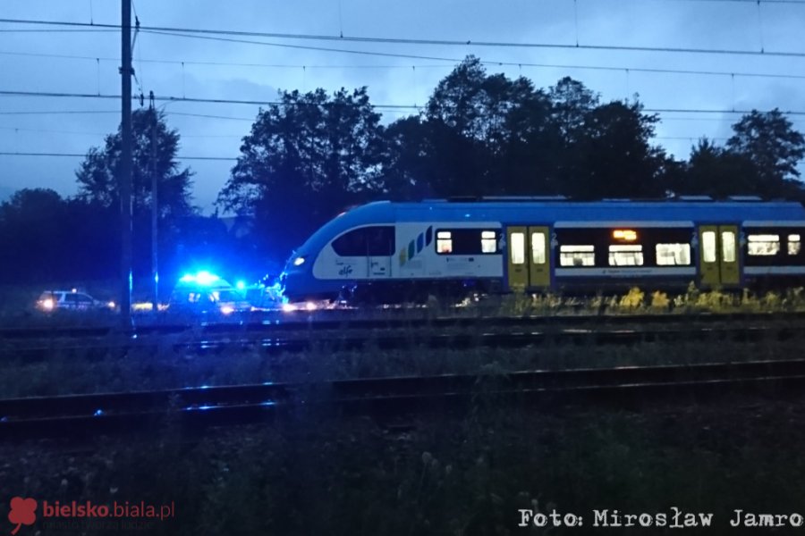 Wszedł przed nadjeżdżający pociąg. Pijany miał dużo szczęścia! - foto