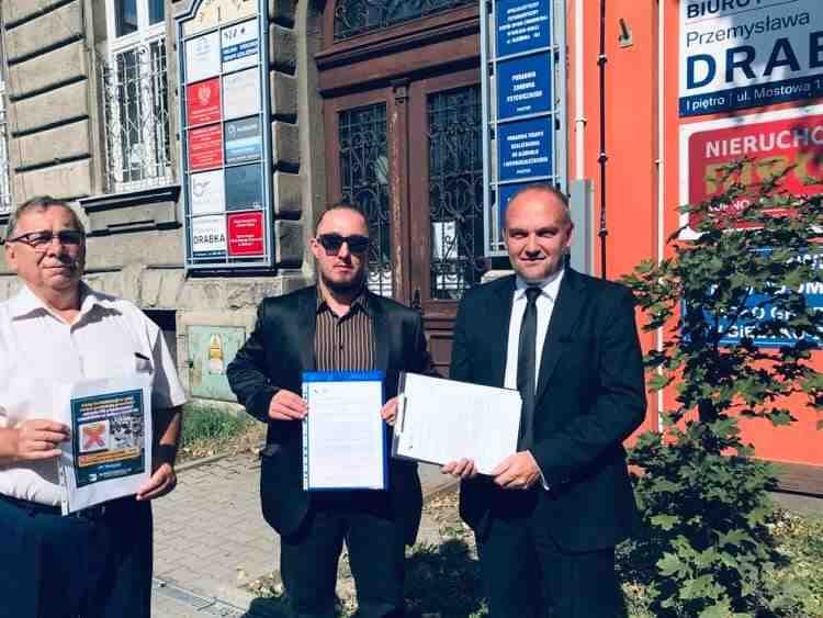 Apel do posłów PiS. "Skandaliczne przepisy o bezkarności urzędników"