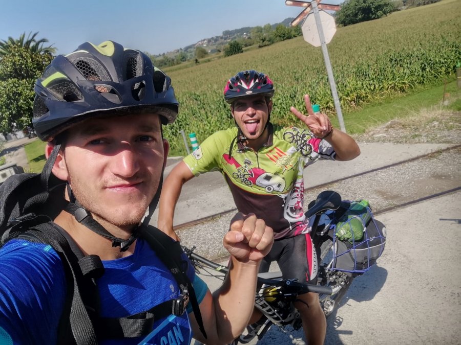 Bielszczanin przejechał na rowerze 3200 km. Wyjątkowa wyprawa w intencji ojca FILM