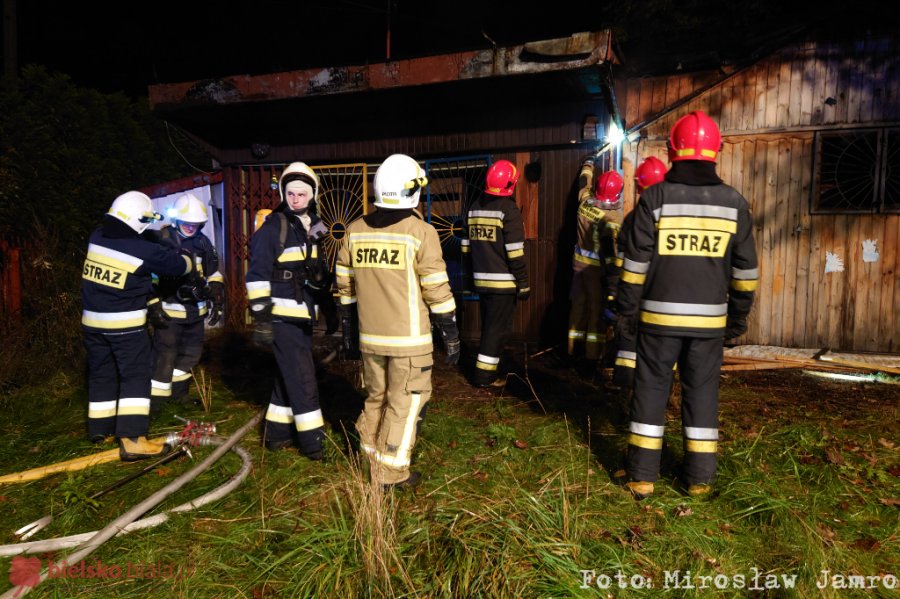 Pożar w opuszczonym sklepie. Ktoś podłożył ogień? - foto