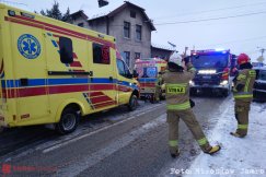 Samochód uderzył w płot. Przegrana walka o życie mężczyzny - foto