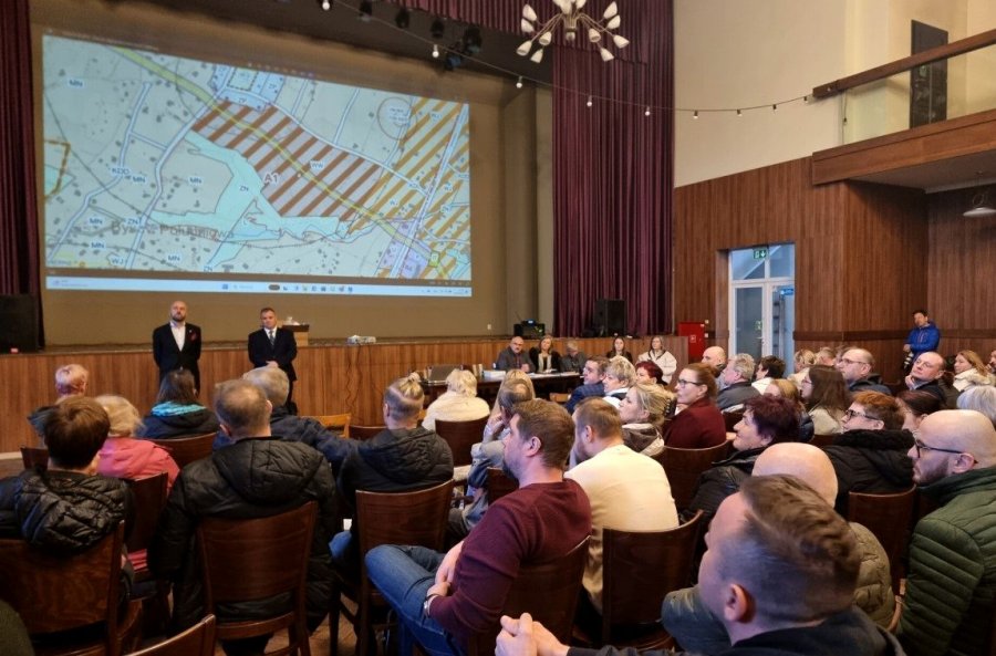 Ludzie nie chcą deweloperów w malowniczym zakątku. Wójt przyznał, że ma tam działki - foto