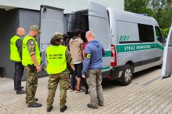 Cudzoziemcy dokonali kradzieży z włamaniem. Nielegalnie przebywali w kraju - foto