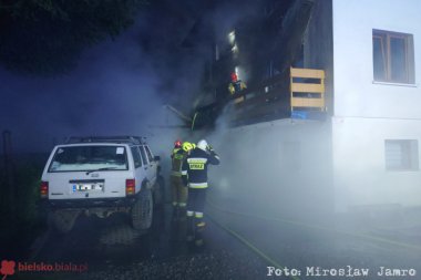 Nocny pożar obiektu hotelowego w Szczyrku. Straty będą duże! - foto