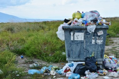 Prawidłowa segregacja śmieci - pojemniki i kosze na odpady segregowalne - o czym pamiętać?