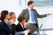 Czy umowa zlecenia jest tańszą formą zatrudnienia niż umowa o pracę?