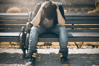 Jak pomóc nastolatkowi lub młodemu dorosłemu pokonać depresję?