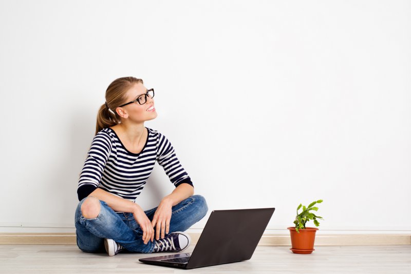 Bezpieczna pożyczka przez Internet: na co zwracać uwagę?