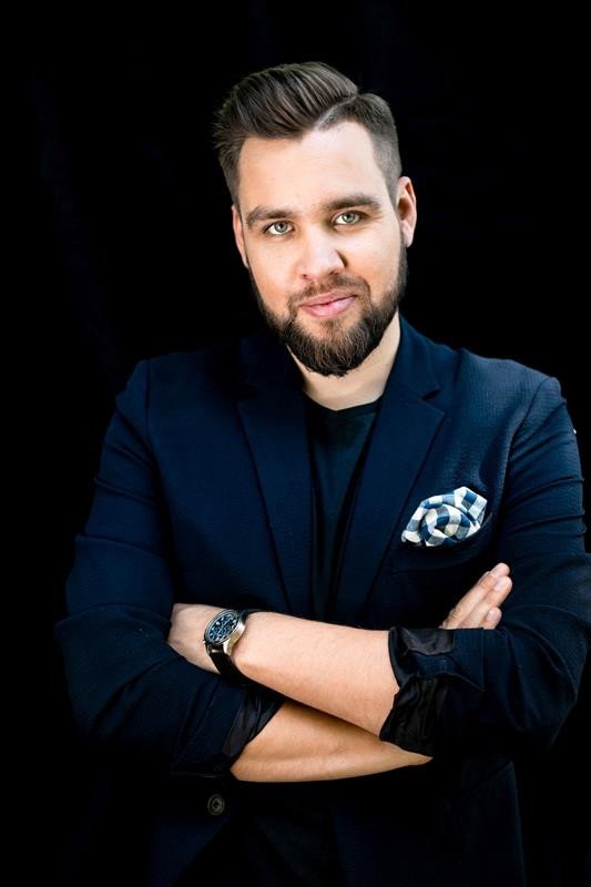 Grzegorz Dolniak. Program dla dorosłych