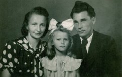Janina Borgieł z rodzicami – Elżbietą i Robertem Borgiełami