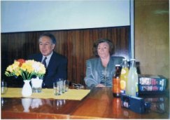 Richard Pipes z małżonką Ireną Roth w Cieszynie w 1994 r. Fot. Jan Picheta