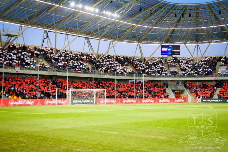 Po raz pierwszy na stadionie. Dużo przyjezdnych