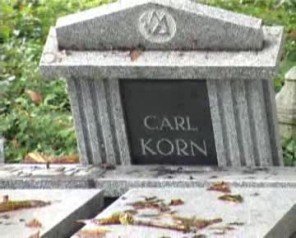 Zdewastowano grób Karola Korna