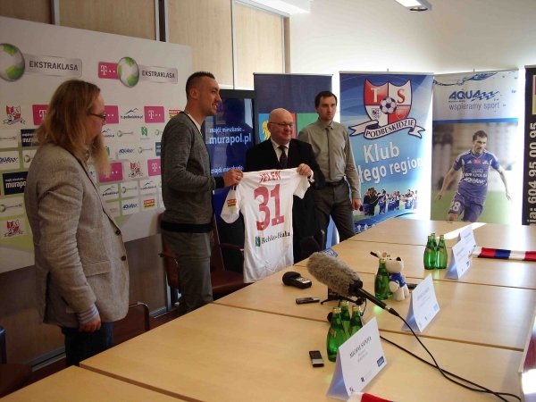 Trener Kasperczyk zdymisjonowany!