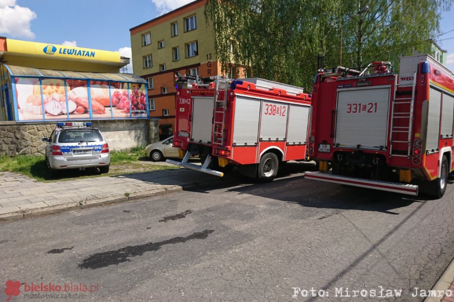 Dzieci zapomniały o smażących się frytkach. Pożar ugasili strażacy - foto