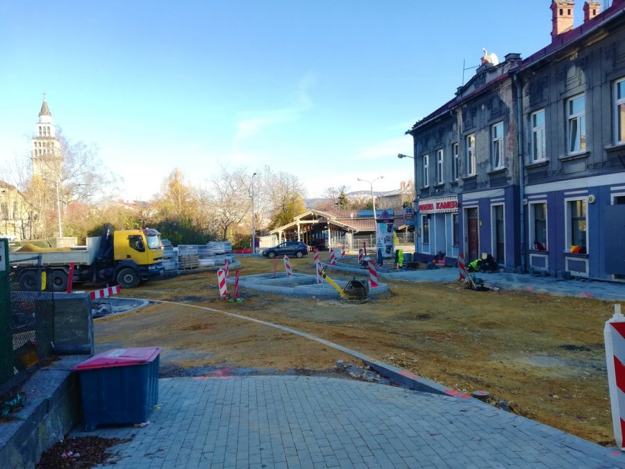 Opóźniona budowa na starówce. Do końca jest „bliżej niż dalej”